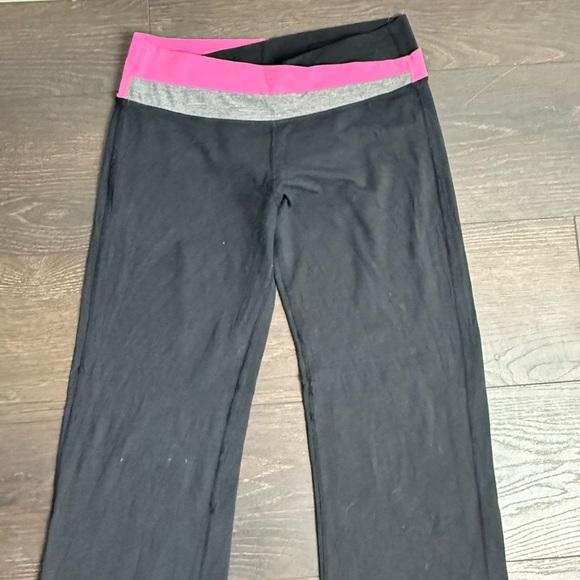 Lululemon Athletica yoga pant. - Picture 2 of 7
